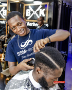 Kogosha amasunzu byamugize umusitari akiri umwana