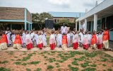 Abanyarwandakazi b'impanga bahahiye muri Canada bagarukana inkuru nziza