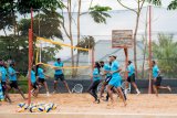 Volleyball: Umunya Brazil Claudia Oliveira yatangiye guhugura abatoza ba volleyball yo kumucanga