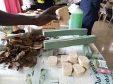 Abize imyuga bazanye isabune ikoze mu bishishwa by'imyumbati