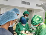 Umweru, ubururu n'icyatsi kibisi: Ibisobanuro by'imyambaro y'abaganga