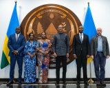 Perezida Kagame yagiranye ibiganiro n'abayobozi b'Ikigo cya Afurika gishinzwe Imiti