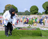 Perezida Samia azishimana n'abakunzi b'igiti ku isabukuru y'amavuko