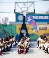 Perezida Kagame yashimiye Kawhi Leonard urimo gutoza abana Basketball