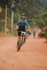 Rwandan Epic 2025: Amakipe arimo Abanyarwanda yegukanye agace ka mbere k'isiganwa ry'Amagare yo (…)