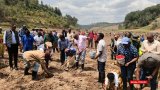 Minisitiri w'Intebe yaganiriye n'abaturage bo mu Karere ka Nyaruguru bakora mu bihinzi bw'icyayi